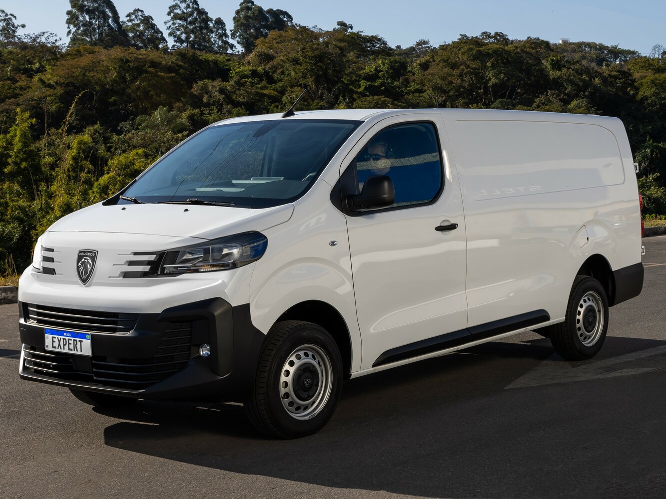 Peugeot Expert III Рестайлинг (2024–2026) · 75 kWh Electro AT (100.0 кВт)