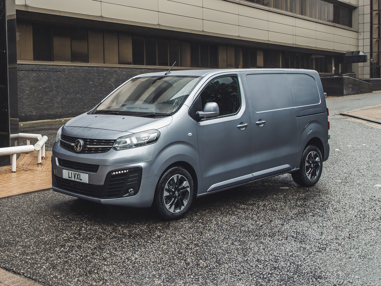 Vauxhall Vivaro C (2019–2024) · 2.0d AT (122 л.с.)