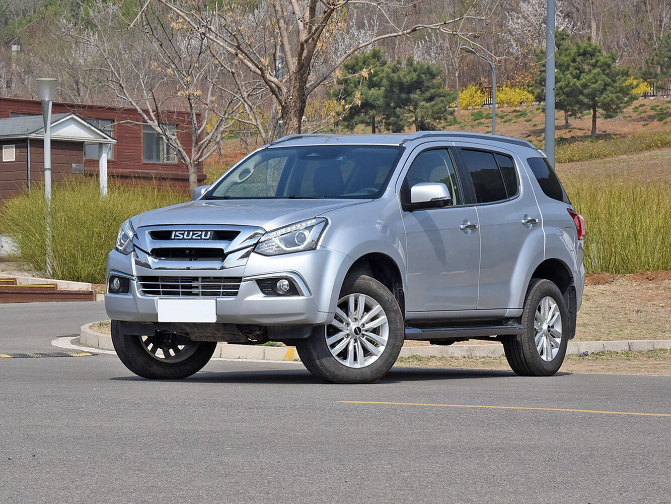 Isuzu MU-X I Рестайлинг (China Market) (2017–2026) · 1.9d AT (163 л.с.)