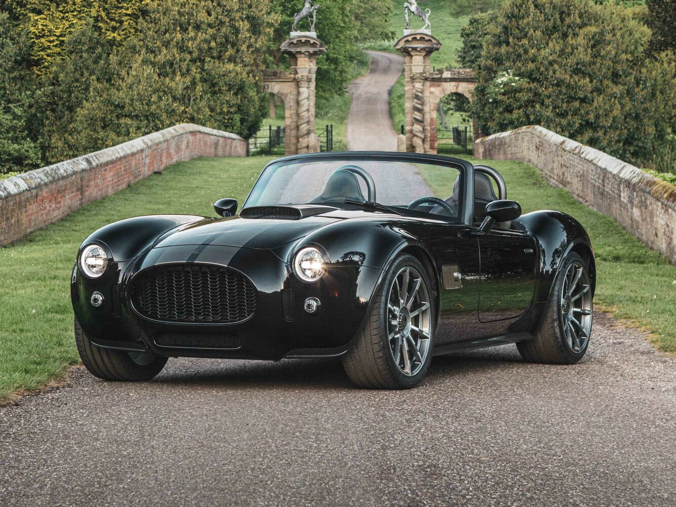 AC Cobra GT (2023–2026) · GT 5.0 AT (460 л.с.)
