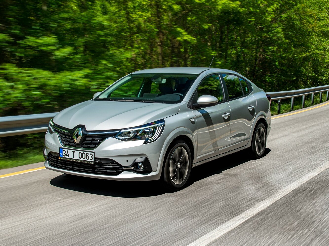 Renault Taliant (2021–2026) · 1.0 MT (65 л.с.)
