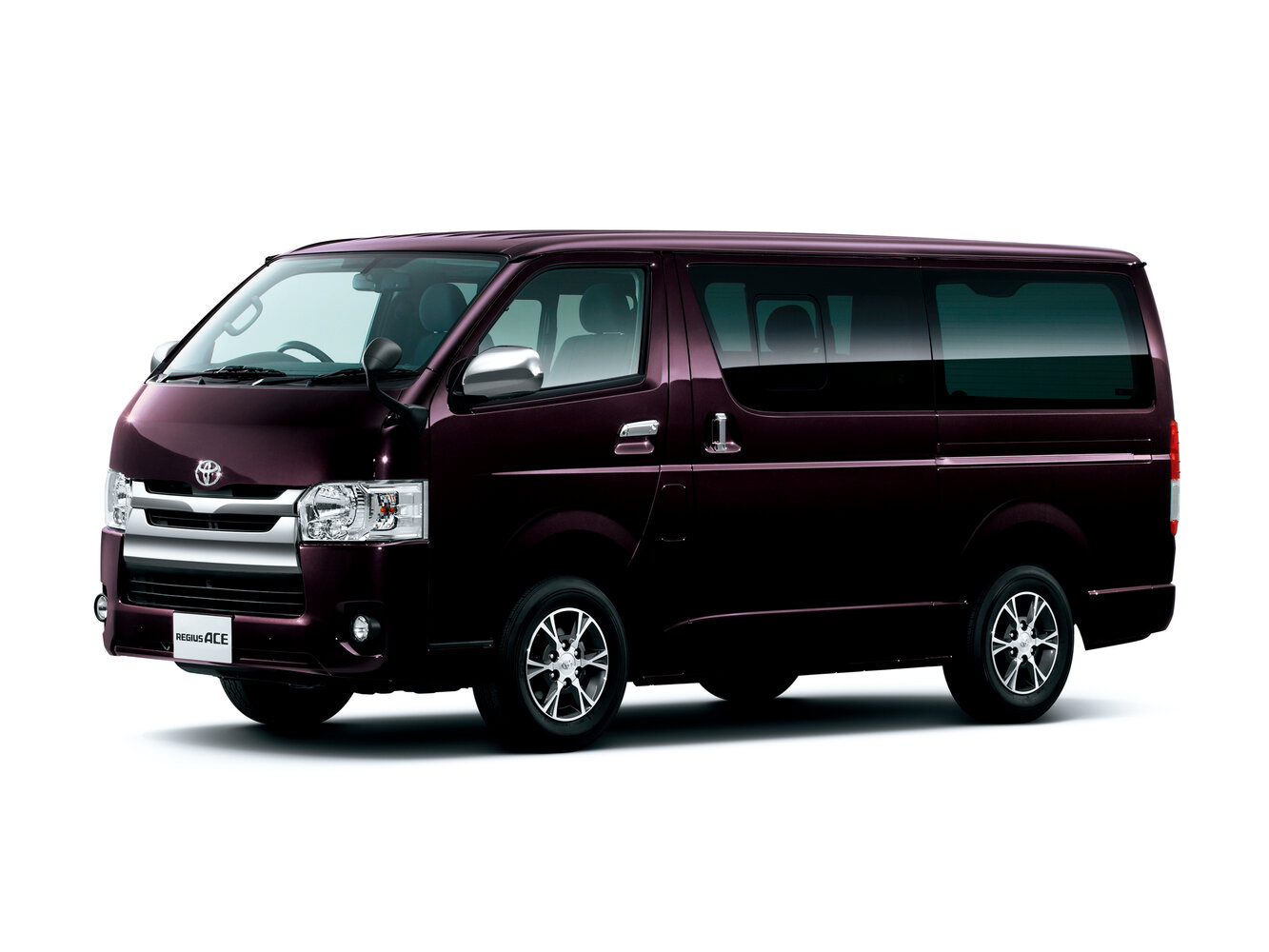 Toyota RegiusAce H200 Рестайлинг 3 (2013–2020) · 3.0d MT (144 л.с.)
