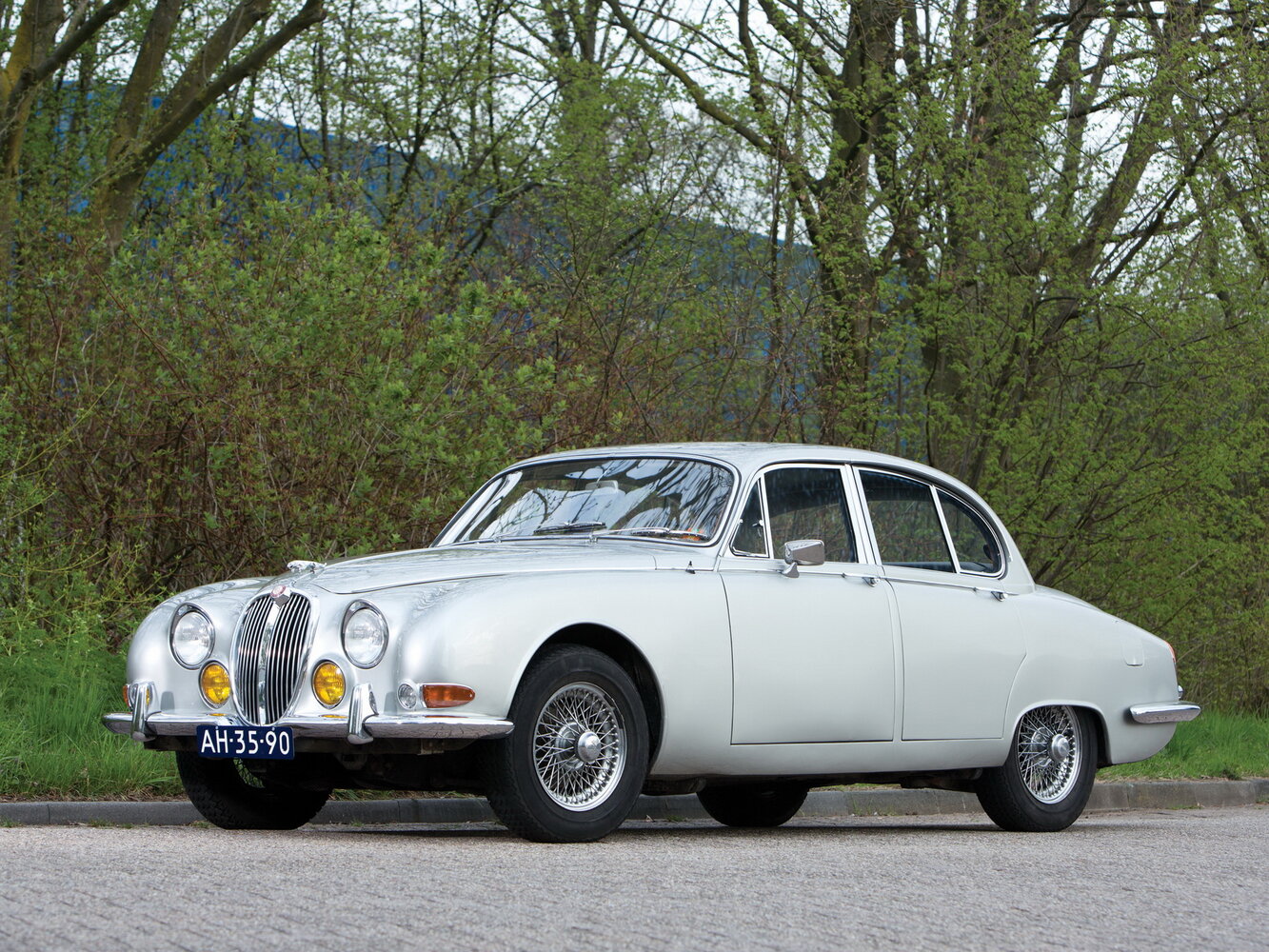 Jaguar S-Type (1963) (1963–1968) · 3.8 MT (223 л.с.)