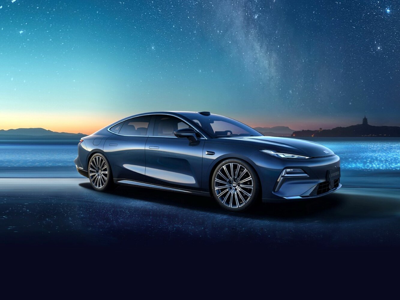Geely Galaxy Starshine 8 (2025–2026) · 28.3 kWh 1.5hyb AT (350 л.с.)