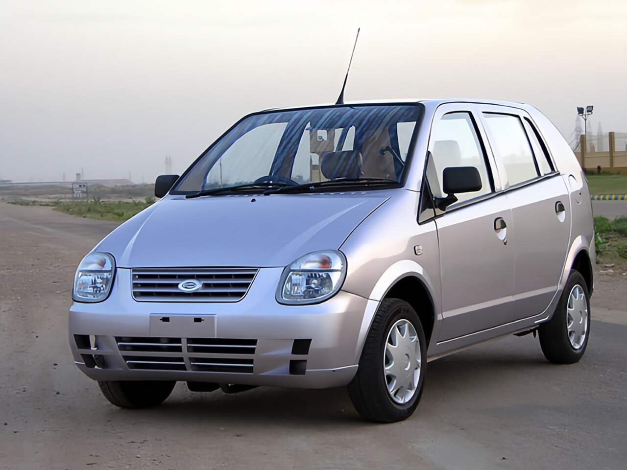 Adam Revo (2005–2006) · 1.1 MT (56 л.с.)