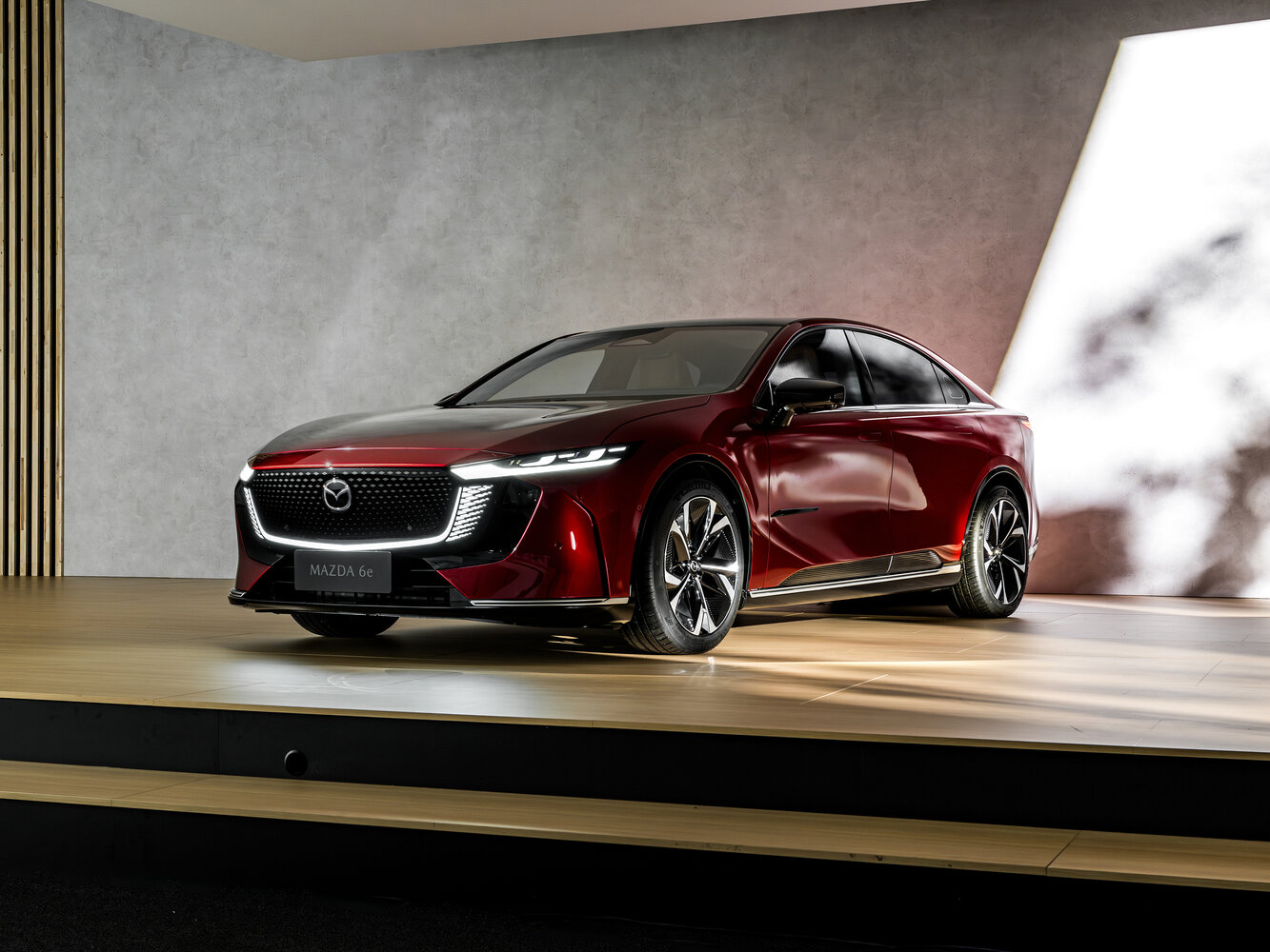 Mazda 6e (2025–2026) · Long Range Electro AT (180.0 кВт)