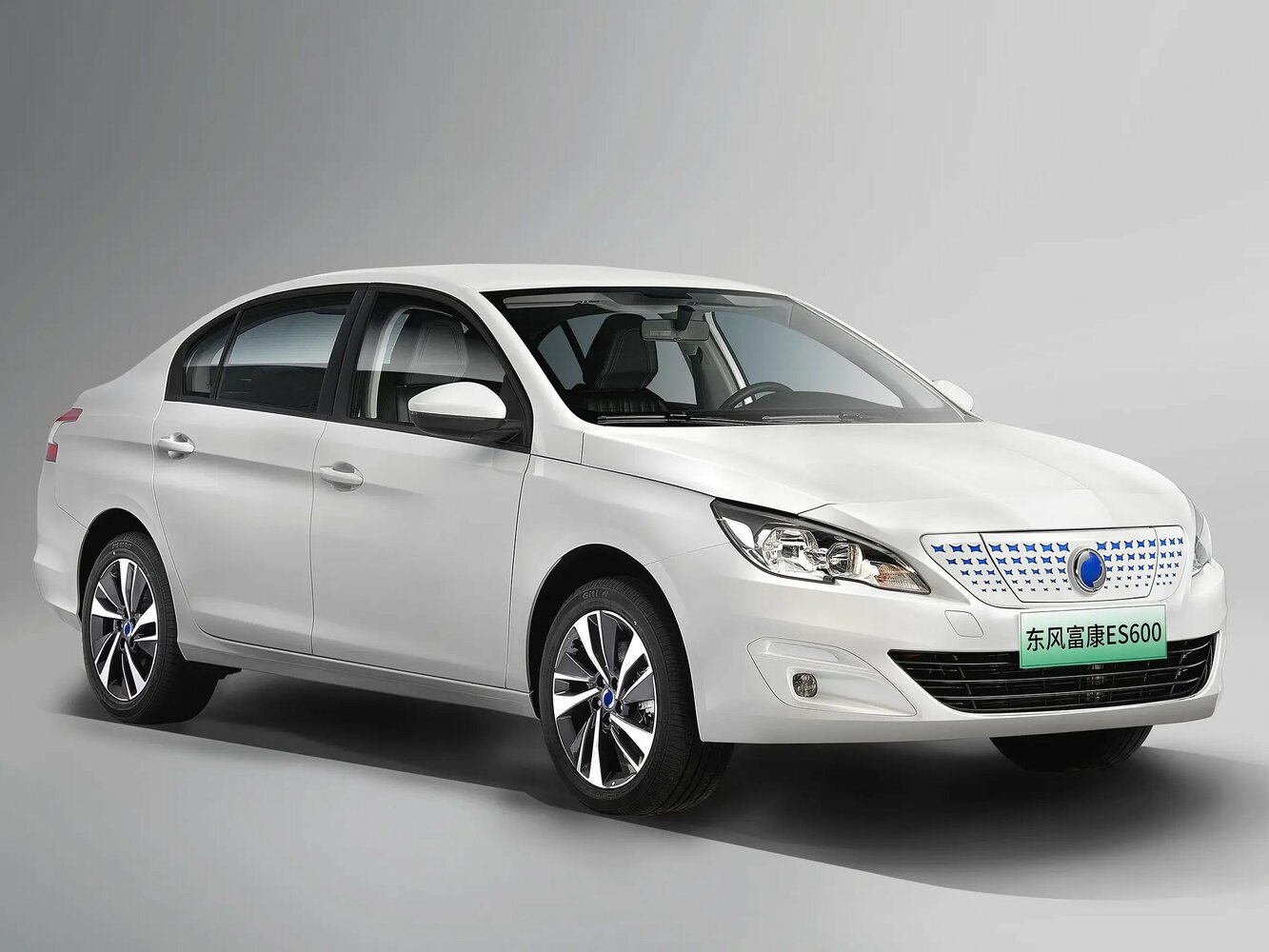 Dongfeng Fukang ES600 (2022–2026) · 53.59 kWh Electro AT (110.0 кВт)