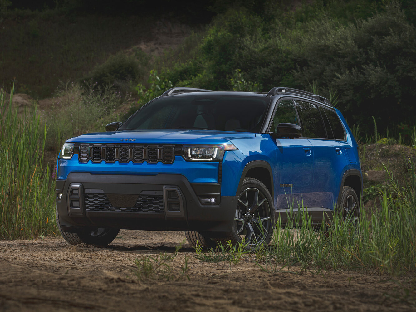 Jeep Cherokee VI (KM) (2025–2026) · 1.6hyb CVT (210 л.с.) 4WD