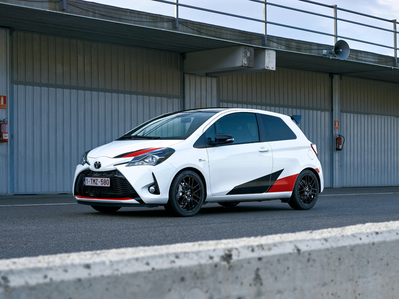 Toyota Yaris III Рестайлинг 2 (2017–2020) · 1.0 MT (69 л.с.)