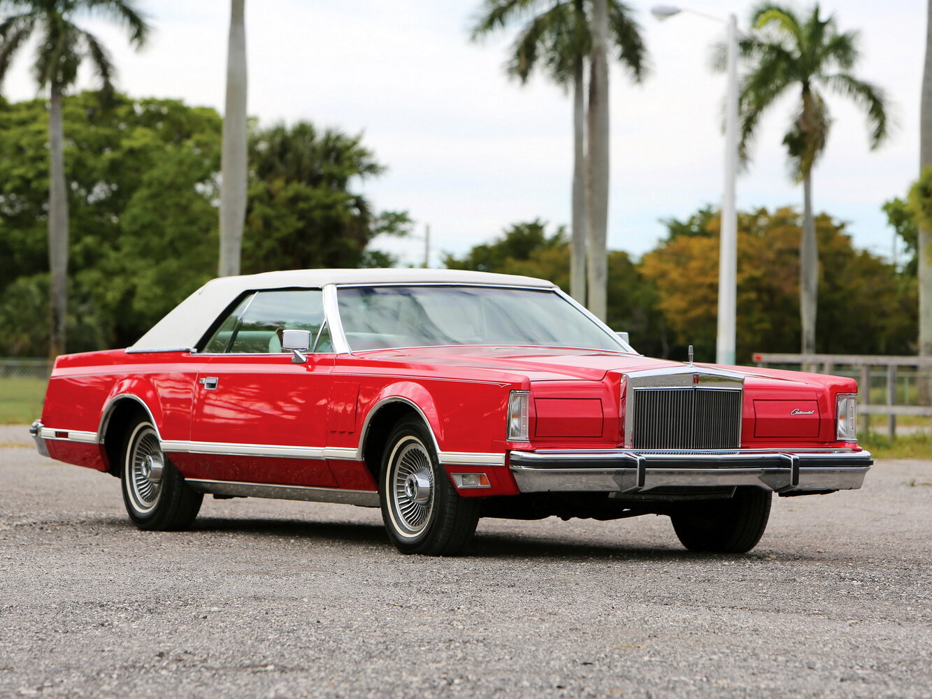 Lincoln Continental Mark V (1977–1979) · 6.6 AT (159 л.с.)