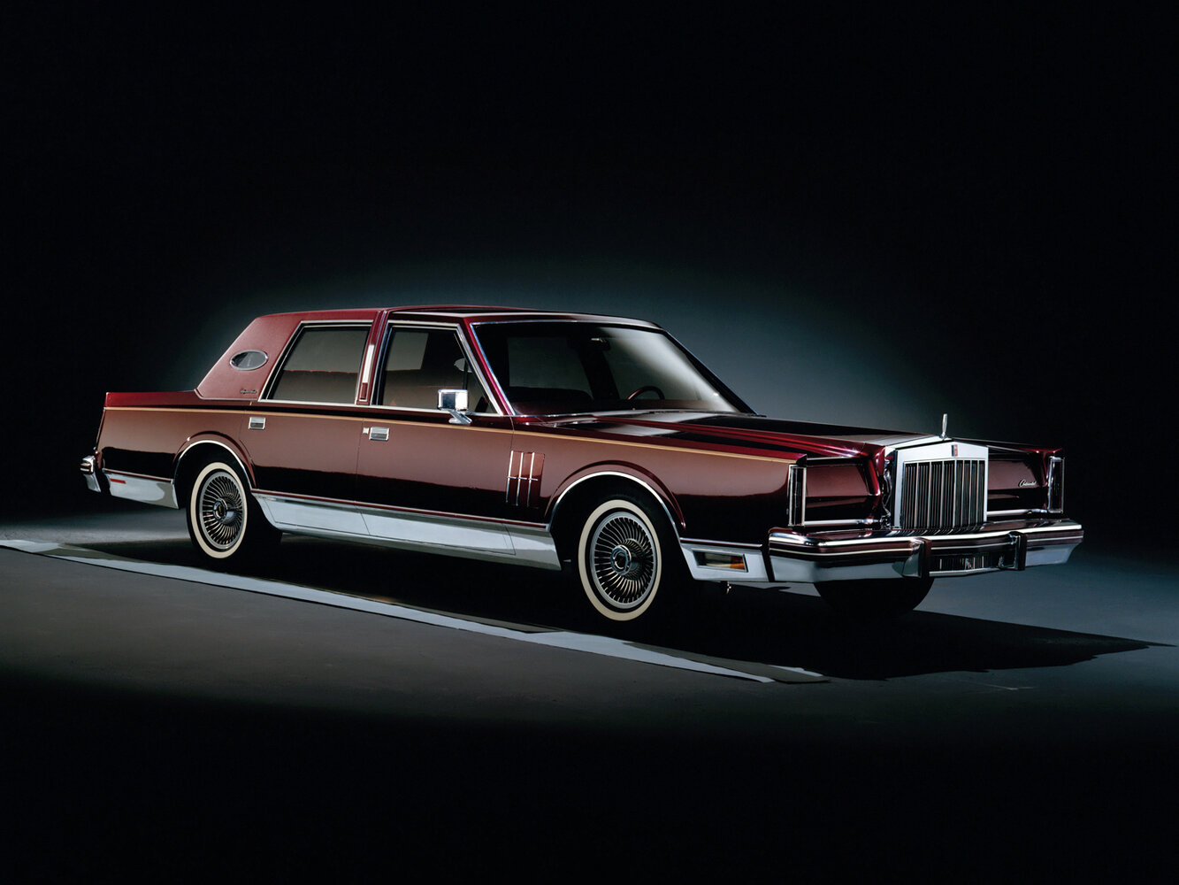 Lincoln Continental Mark VI (1980–1983) · 5.8 AT (140 л.с.)