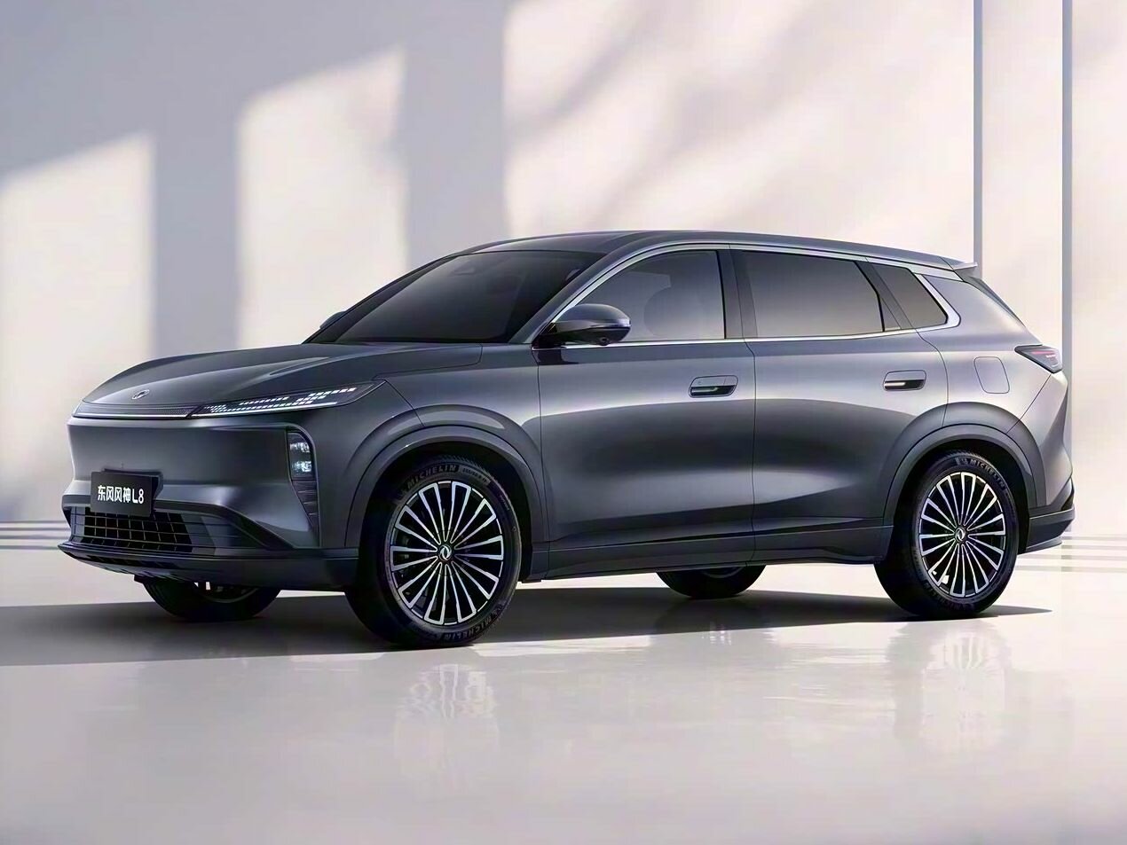 Dongfeng Aeolus L8 (2025–2026) · 18.1 kWh 1.5hyb AT (360 л.с.)
