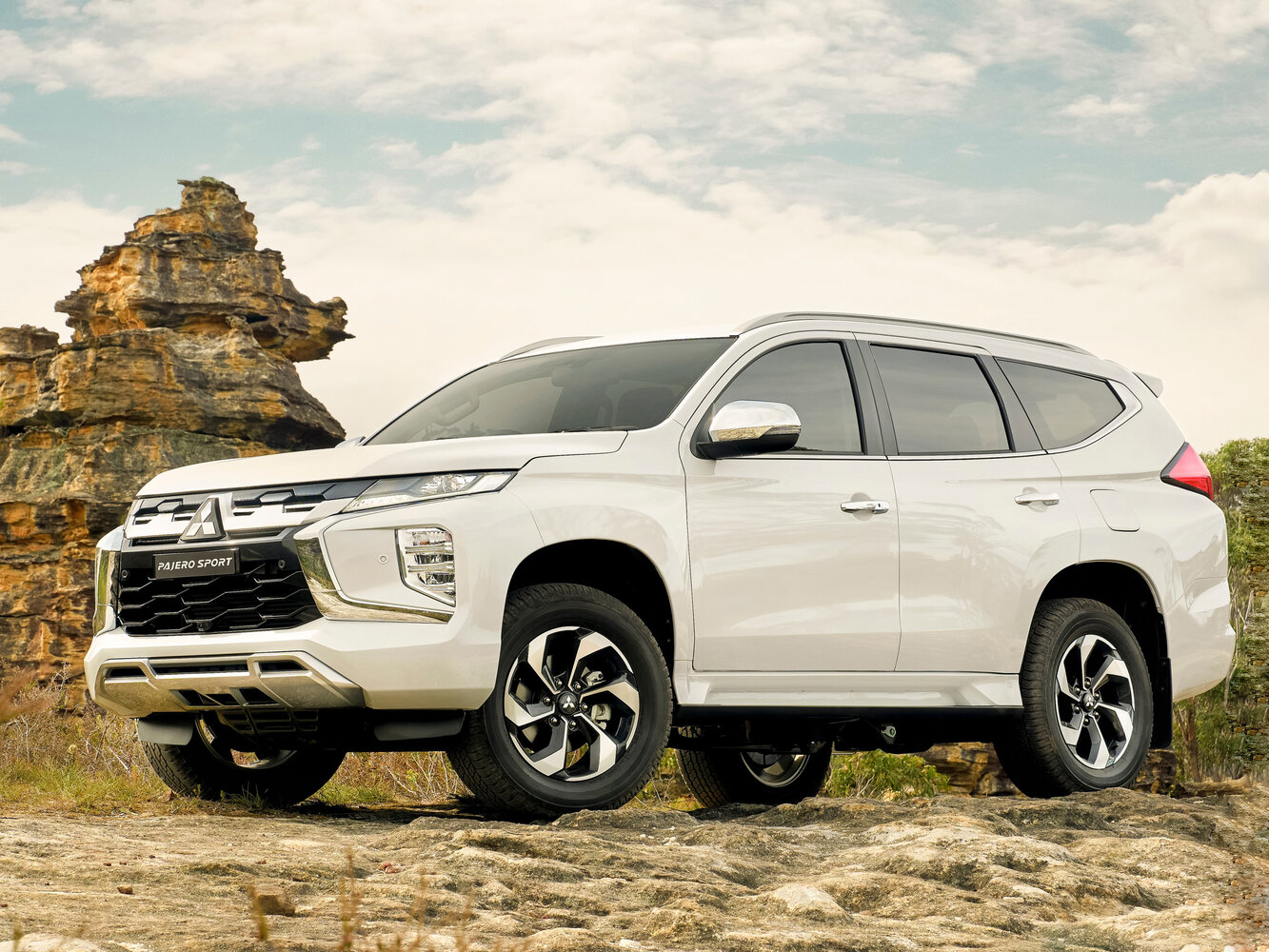 Mitsubishi Pajero Sport III Рестайлинг 2 (2024–2026) · 2.5d AT (136 л.с.)