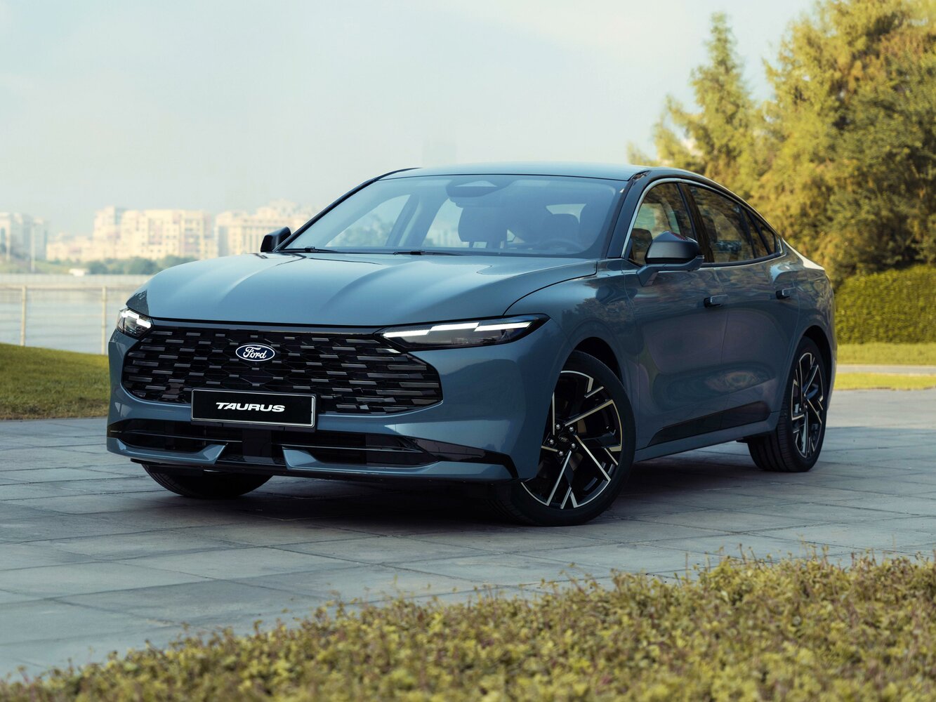 Ford Taurus VIII Рестайлинг (2025–2026) · 1.5hyb CVT (185 л.с.)