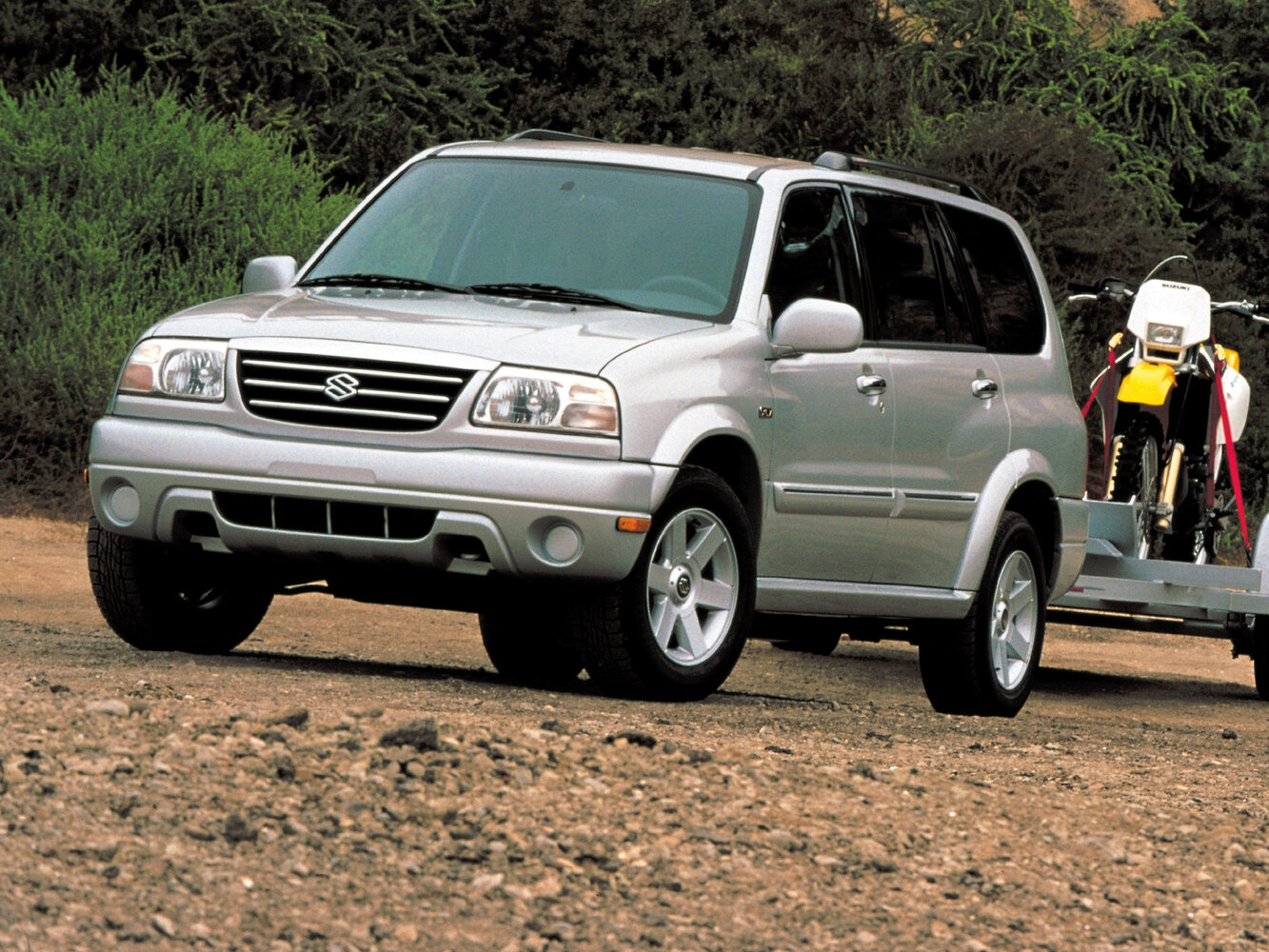 Suzuki XL7 I (1998–2003) · 2.7 MT (185 л.с.) 4WD