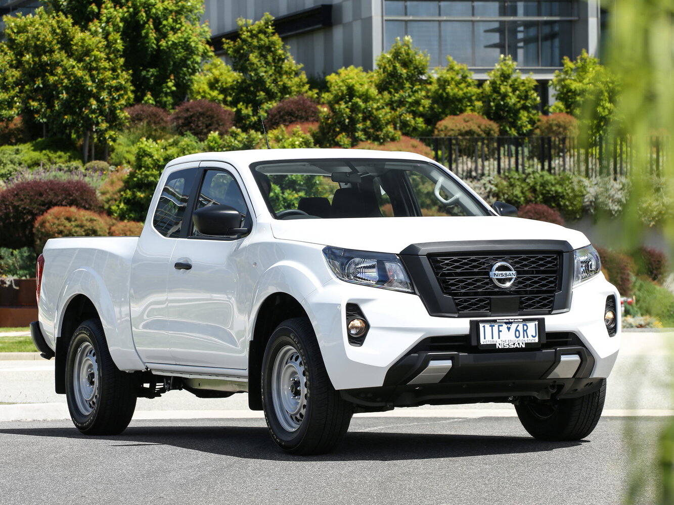 Nissan Navara (Frontier) IV (D23) Рестайлинг (2020–2026) · 2.3d MT (163 л.с.) 4WD