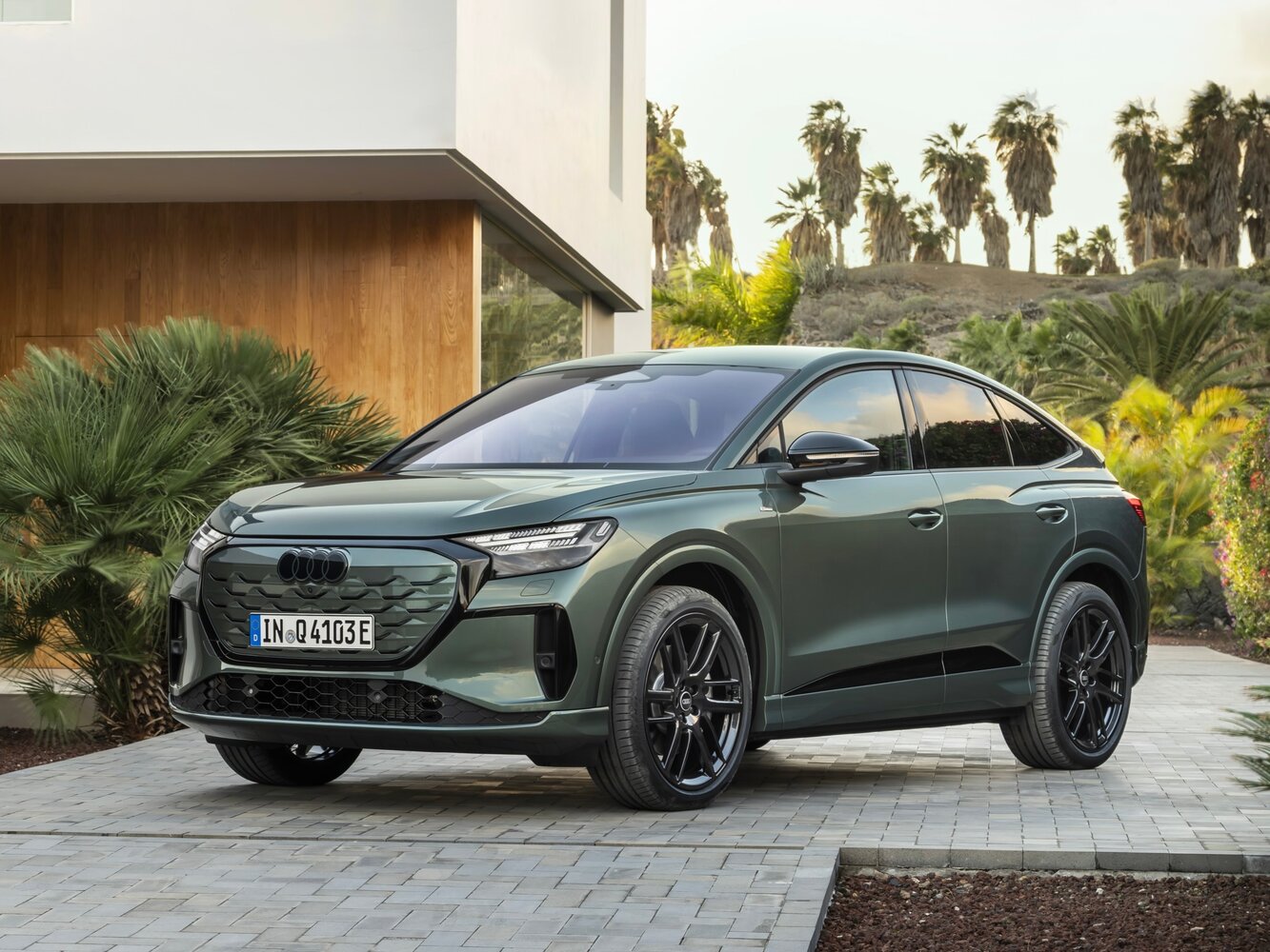 Audi Q4 Sportback e-tron I Рестайлинг (2026–2026) · Electro AT (250.0 кВт) 4WD