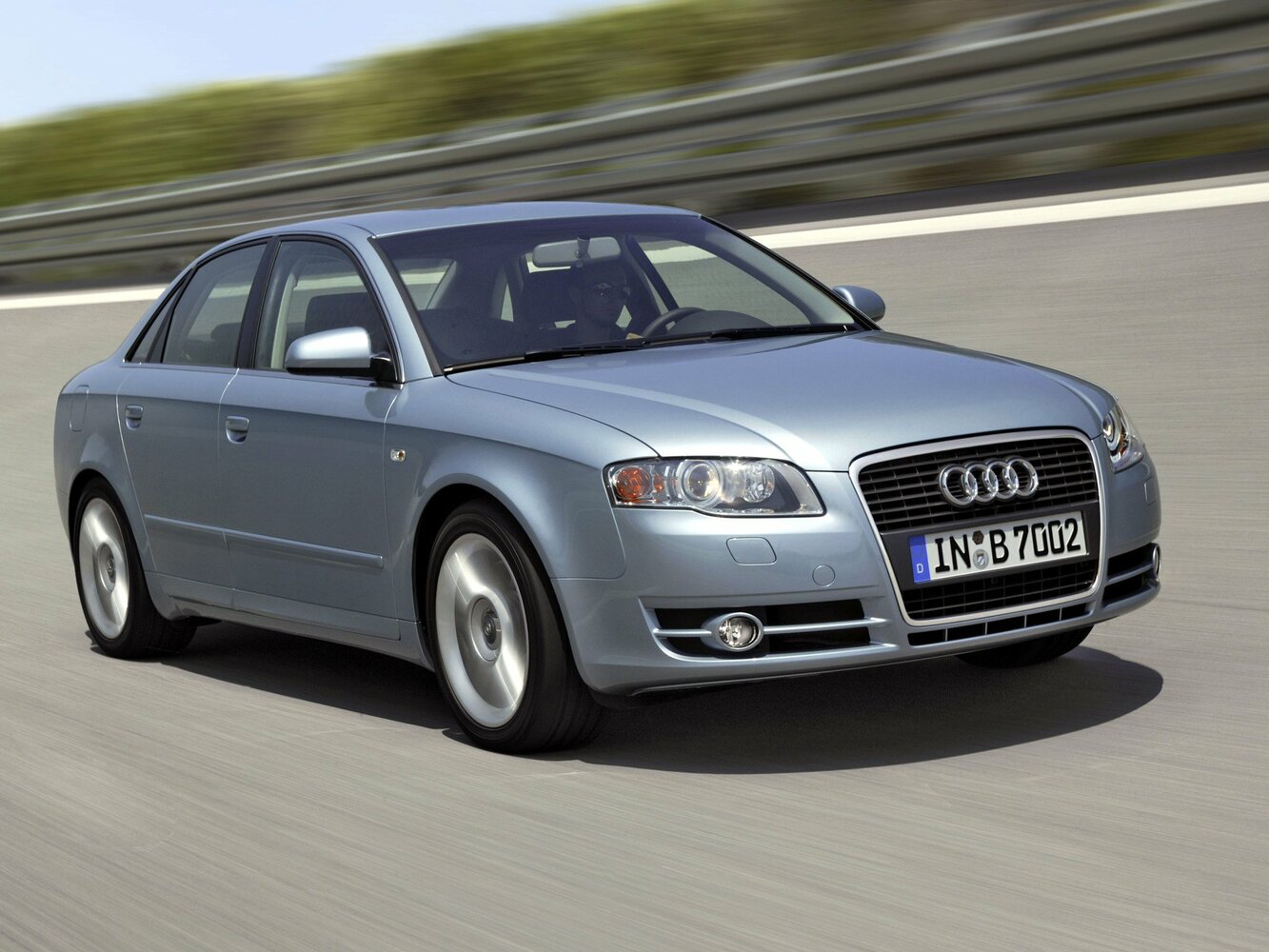 Audi A4 III (B7) (2004–2009) · 2.0 MT (200 л.с.) 4WD