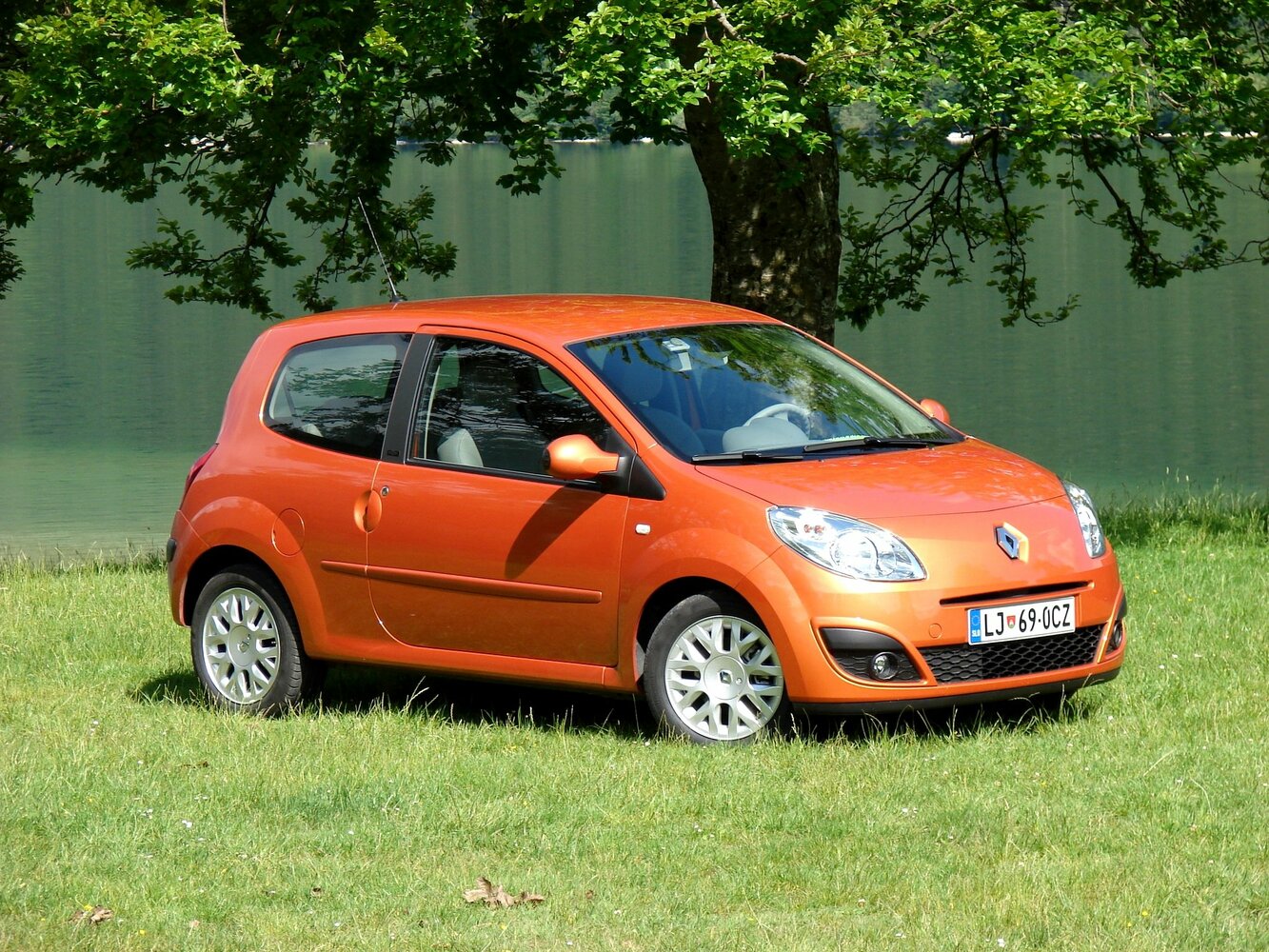 Renault Twingo II (2007–2011) · 1.2 AMT (76 л.с.)