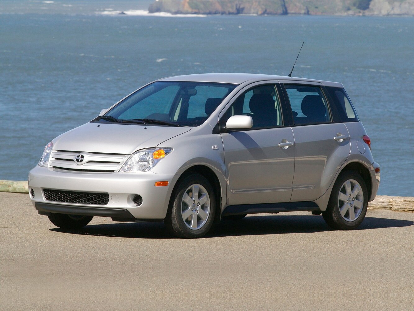 Scion xA (2003–2006) · 1.5 AT (105 л.с.)