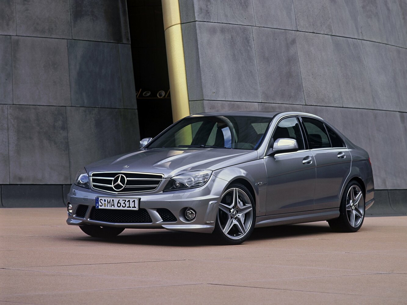 63 AMG 6.2 AT (457 л.с.)