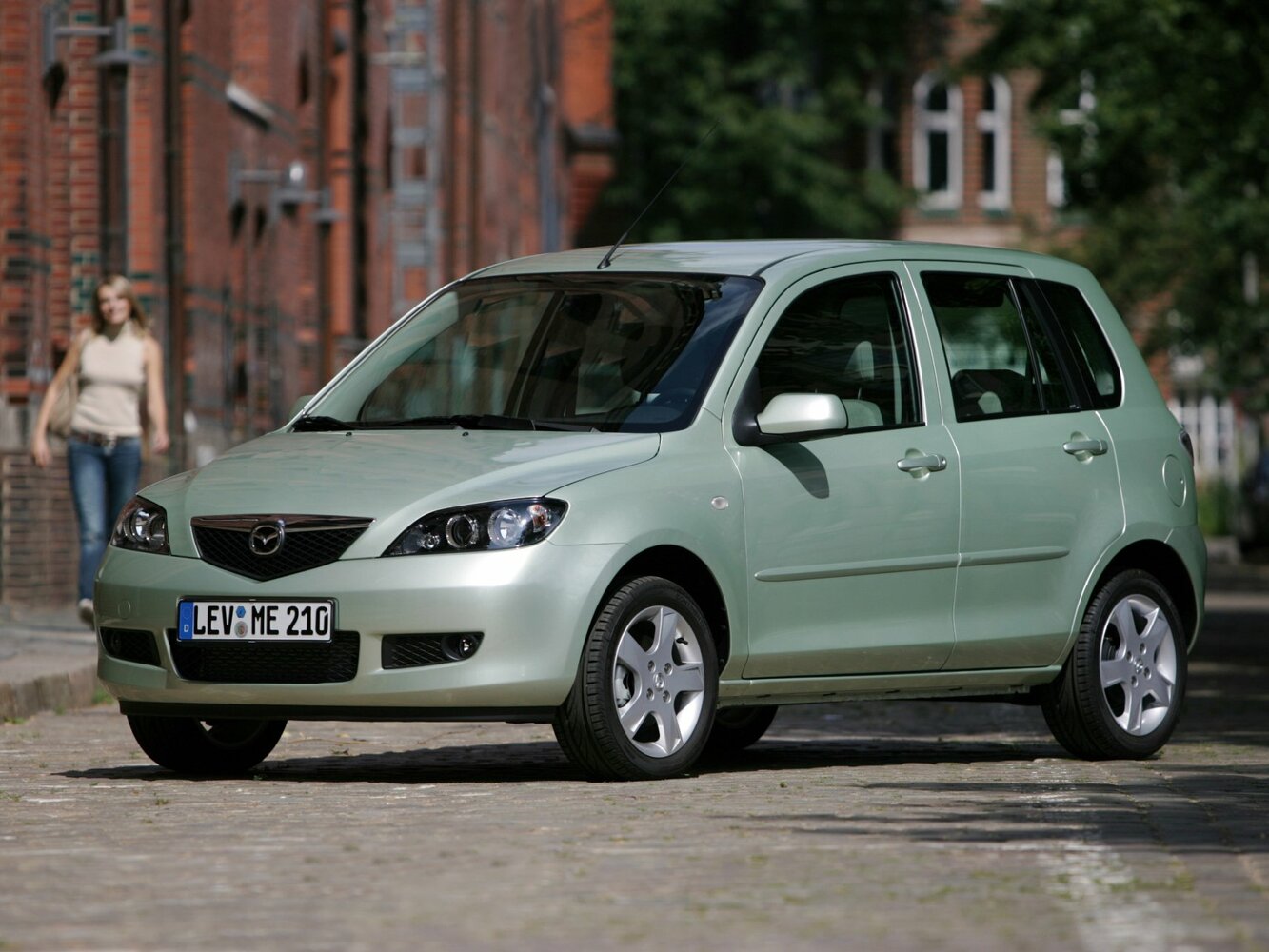 Mazda 2 I (DY) Рестайлинг (2005–2007) · 1.6 MT (101 л.с.)