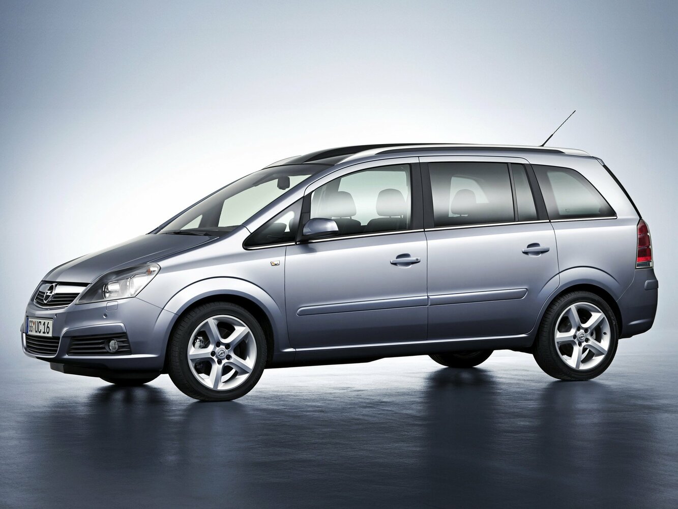 Opel Zafira B (2005–2008) · 2.2d AT (125 л.с.)