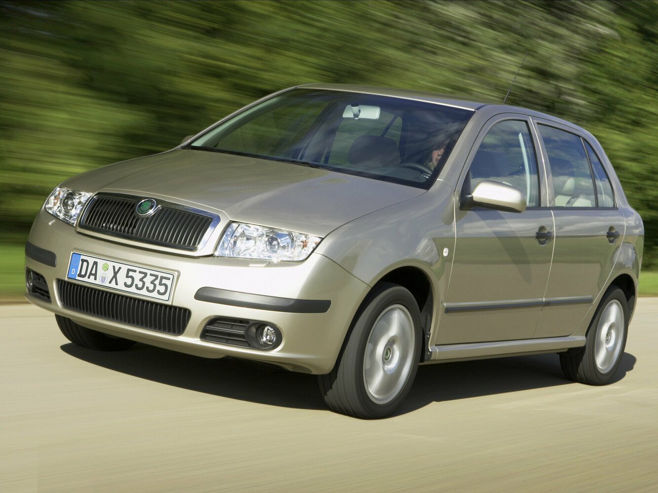 Skoda Fabia I Рестайлинг (2004–2007) · 1.2 MT (54 л.с.)