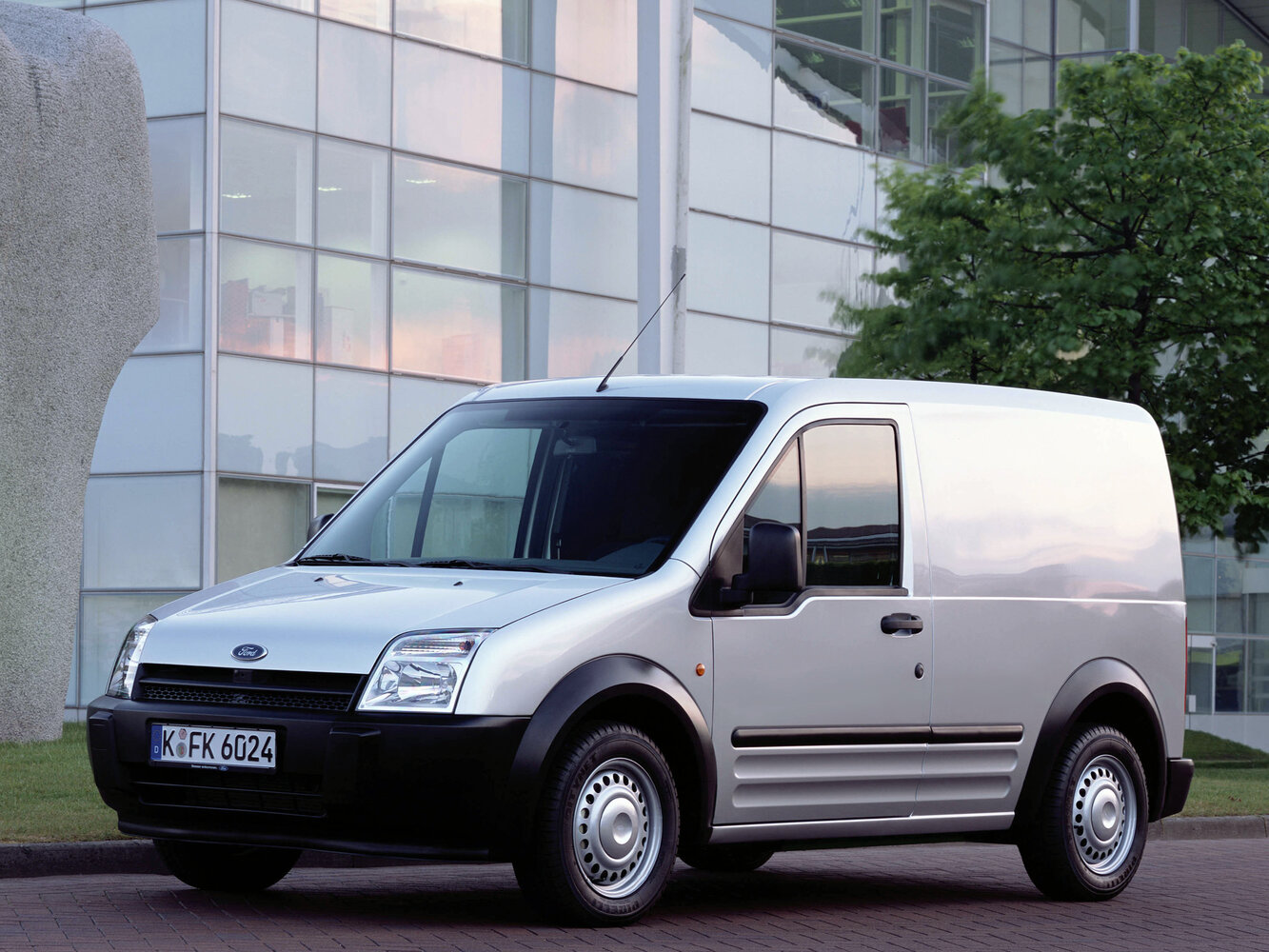 Ford Transit Connect I (2002–2009) · SWB 1.8d MT (75 л.с.)