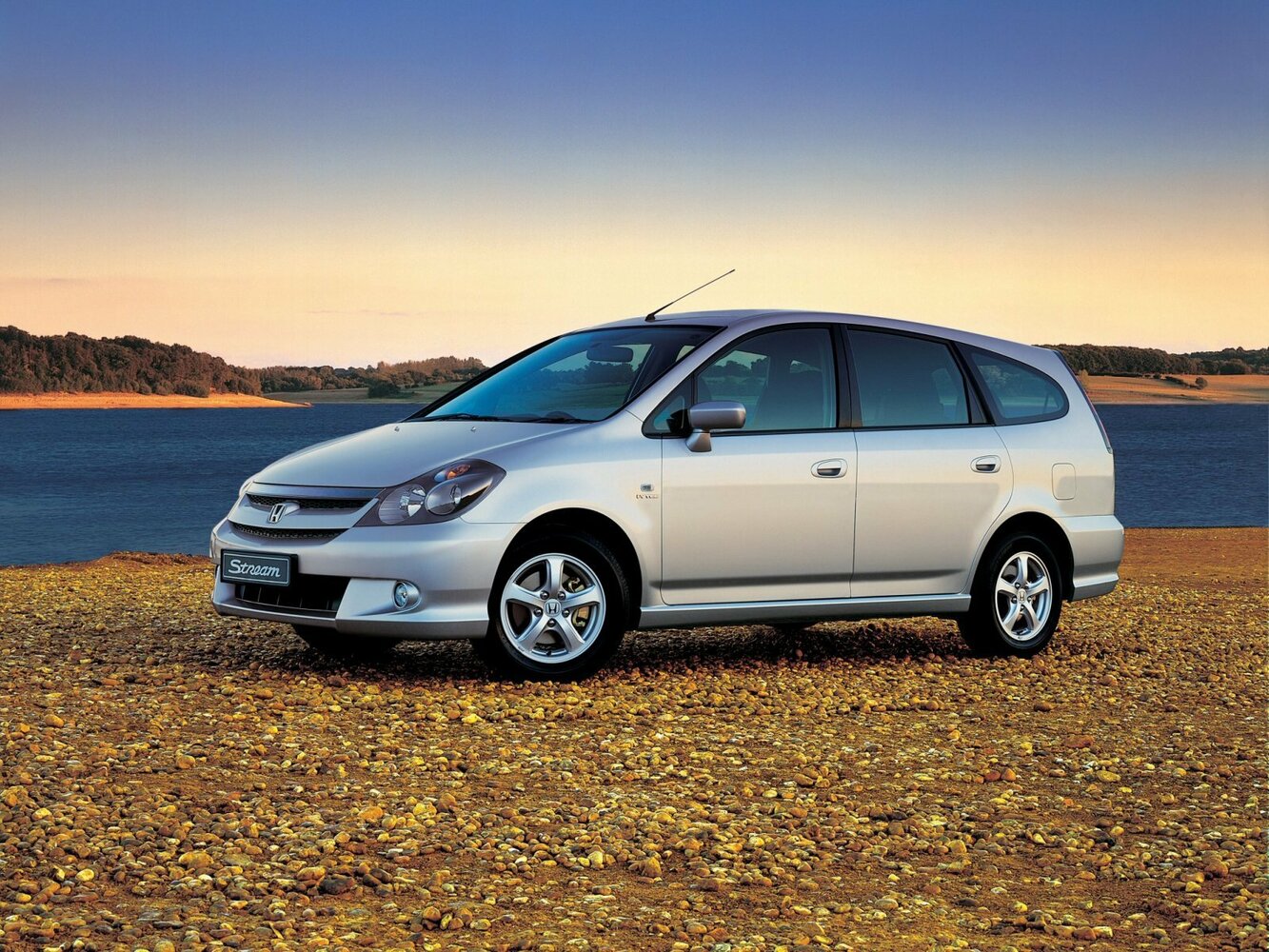 Honda Stream I Рестайлинг (2003–2006) · 2.0 MT (156 л.с.) 4WD