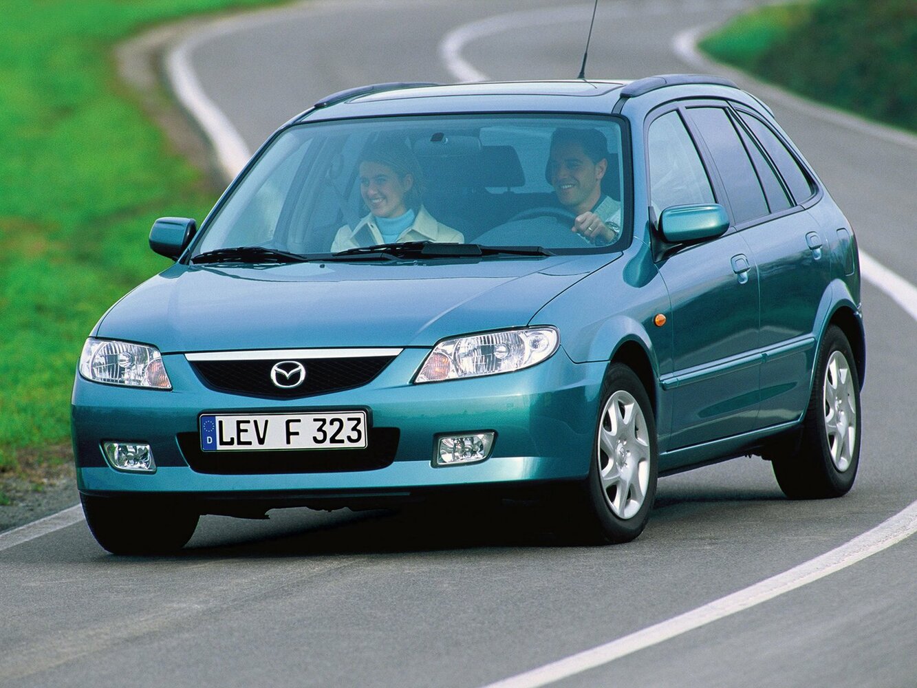 Mazda 323 VI (BJ) Рестайлинг (2000–2003) · 1.6 MT (98 л.с.)