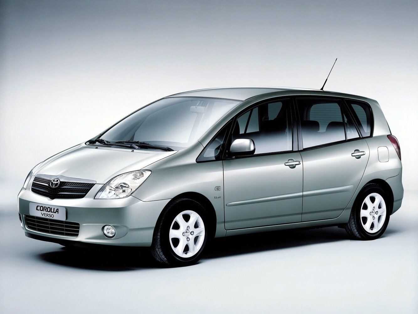 Toyota Corolla Verso I (2001–2004) · 1.8 AT (129 л.с.)