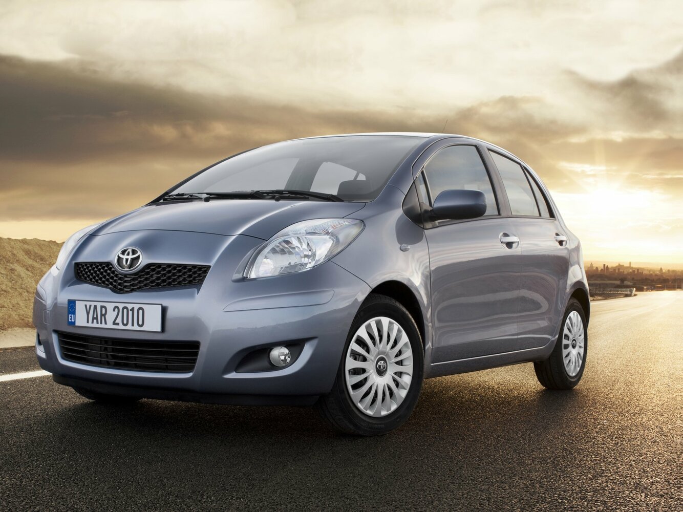 Toyota Yaris II Рестайлинг (2009–2012) · 1.3 MT (87 л.с.)
