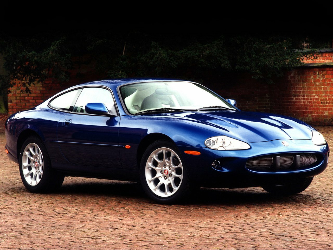 Jaguar XK I (1996–2004) · 4.0 AT (284 л.с.)