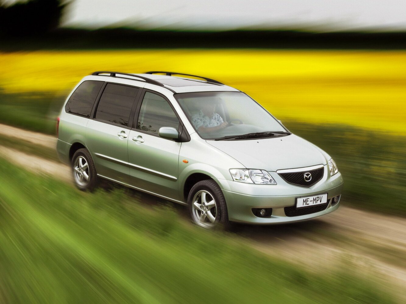 Mazda MPV II (LW) (1999–2003) · 2.0 MT (122 л.с.)