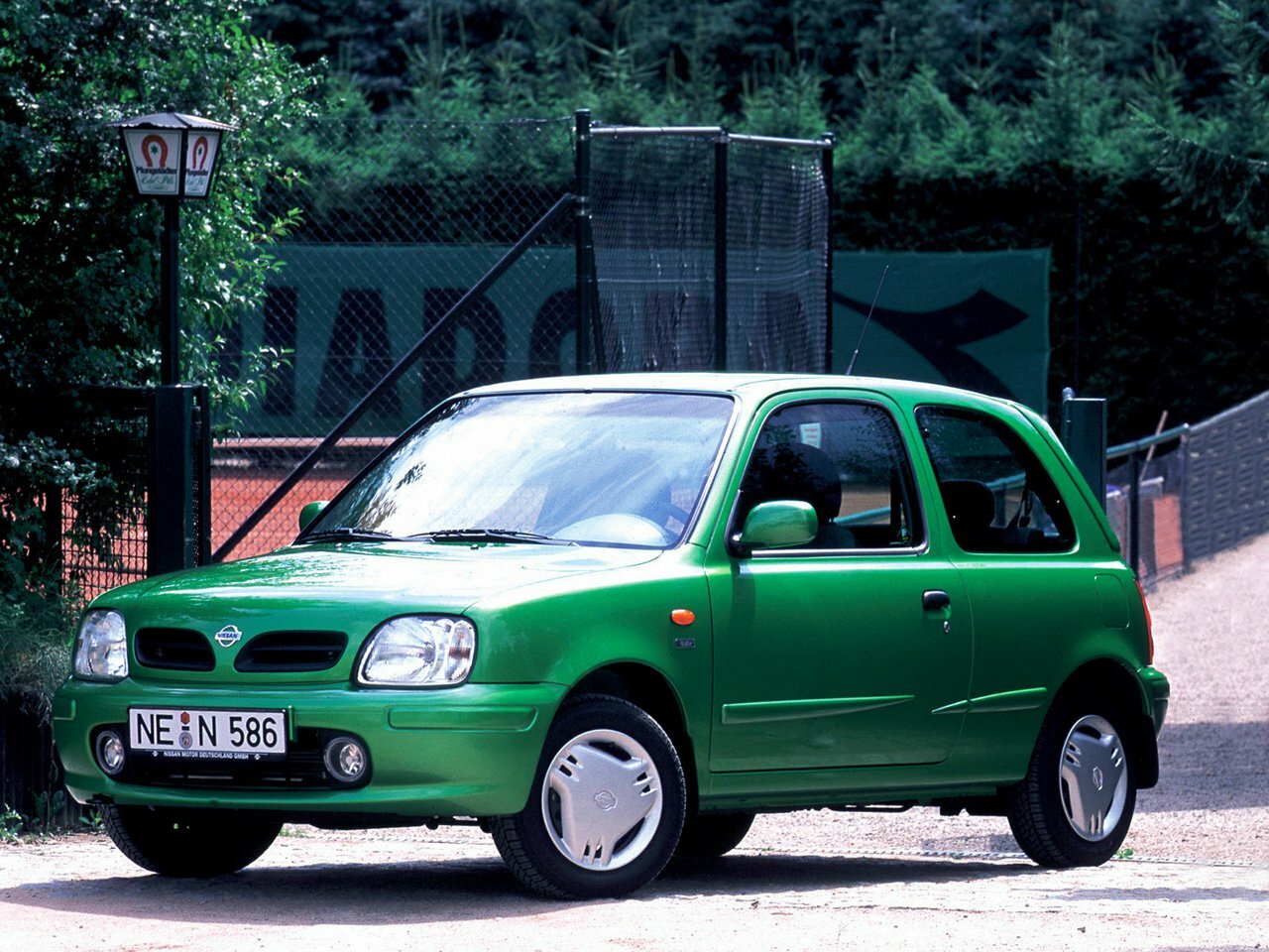 Nissan Micra II (K11) (1992–2002) · 1.4 CVT (82 л.с.)