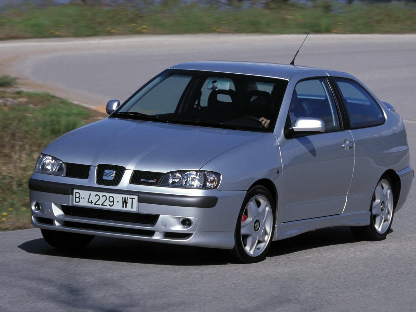SEAT Cordoba I Рестайлинг (1999–2003) · 1.0 MT (70 л.с.)
