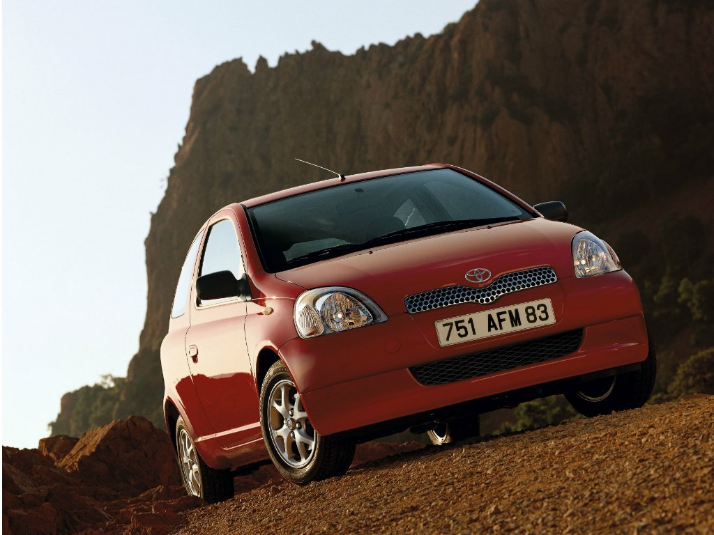 Toyota Yaris I (1999–2003) · 1.3 MT (86 л.с.)