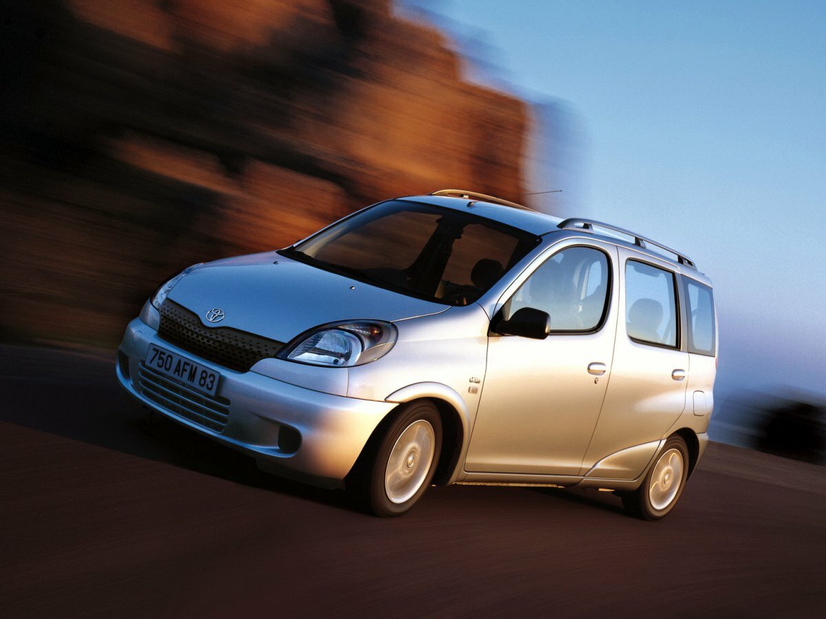 Toyota Yaris Verso (1999–2006) · 1.5 MT (106 л.с.)