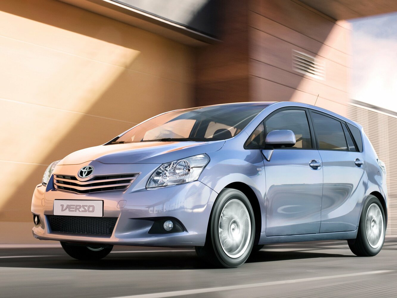 Toyota Verso I (2009–2012) · 2.0d MT (126 л.с.)