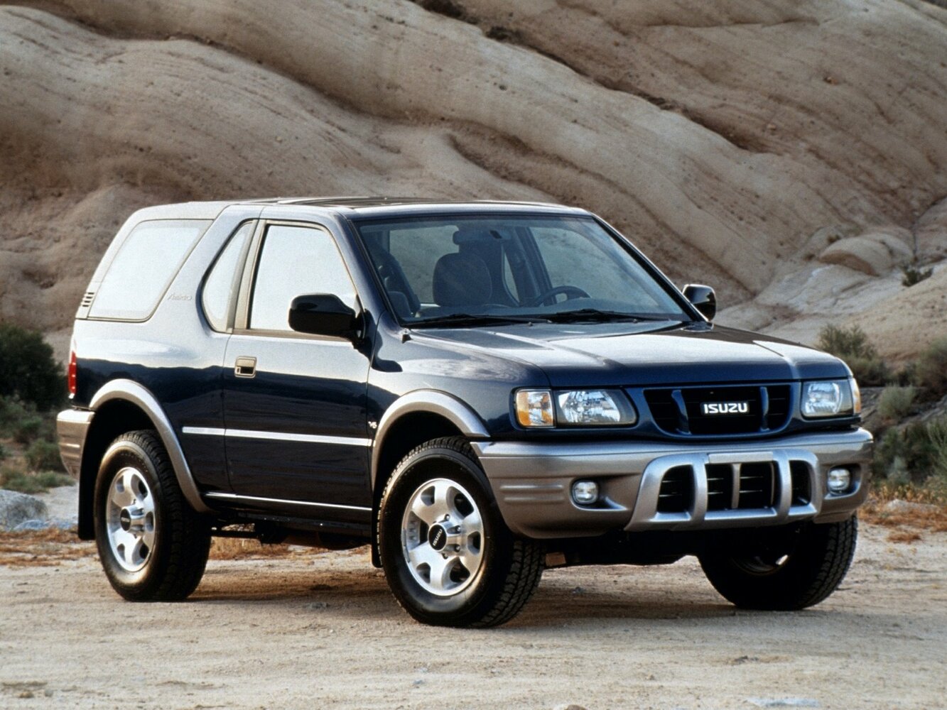 Isuzu Amigo II (1998–2000) · 2.2 MT (130 л.с.)