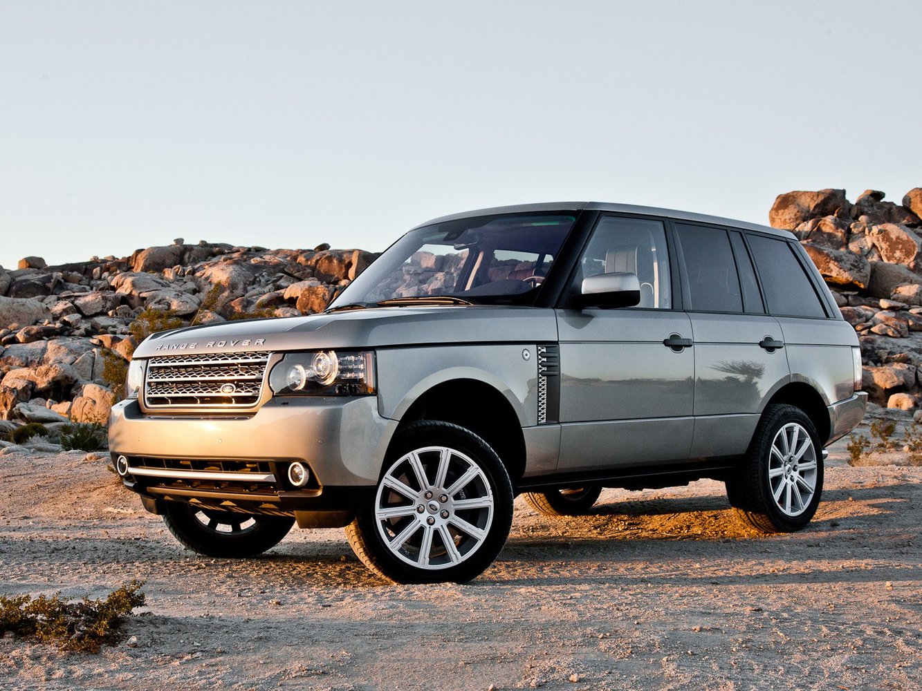Land Rover Range Rover III Рестайлинг 2 (2009–2012) · 5.0 AT (375 л.с.) 4WD