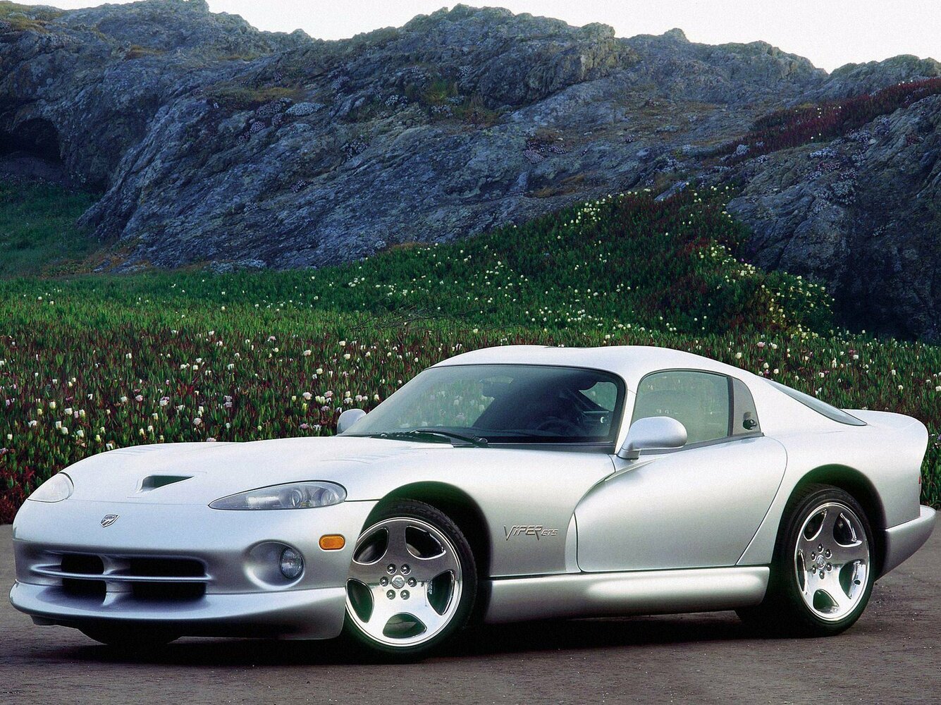 Dodge Viper II (1995–2002) · 8.0 MT (456 л.с.)