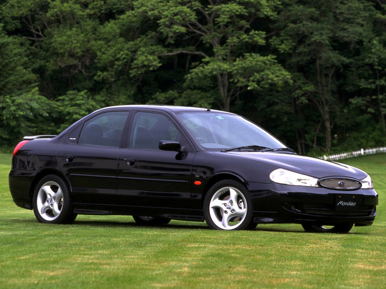 Ford Mondeo II (1996–2000) · 1.8 AT (115 л.с.)