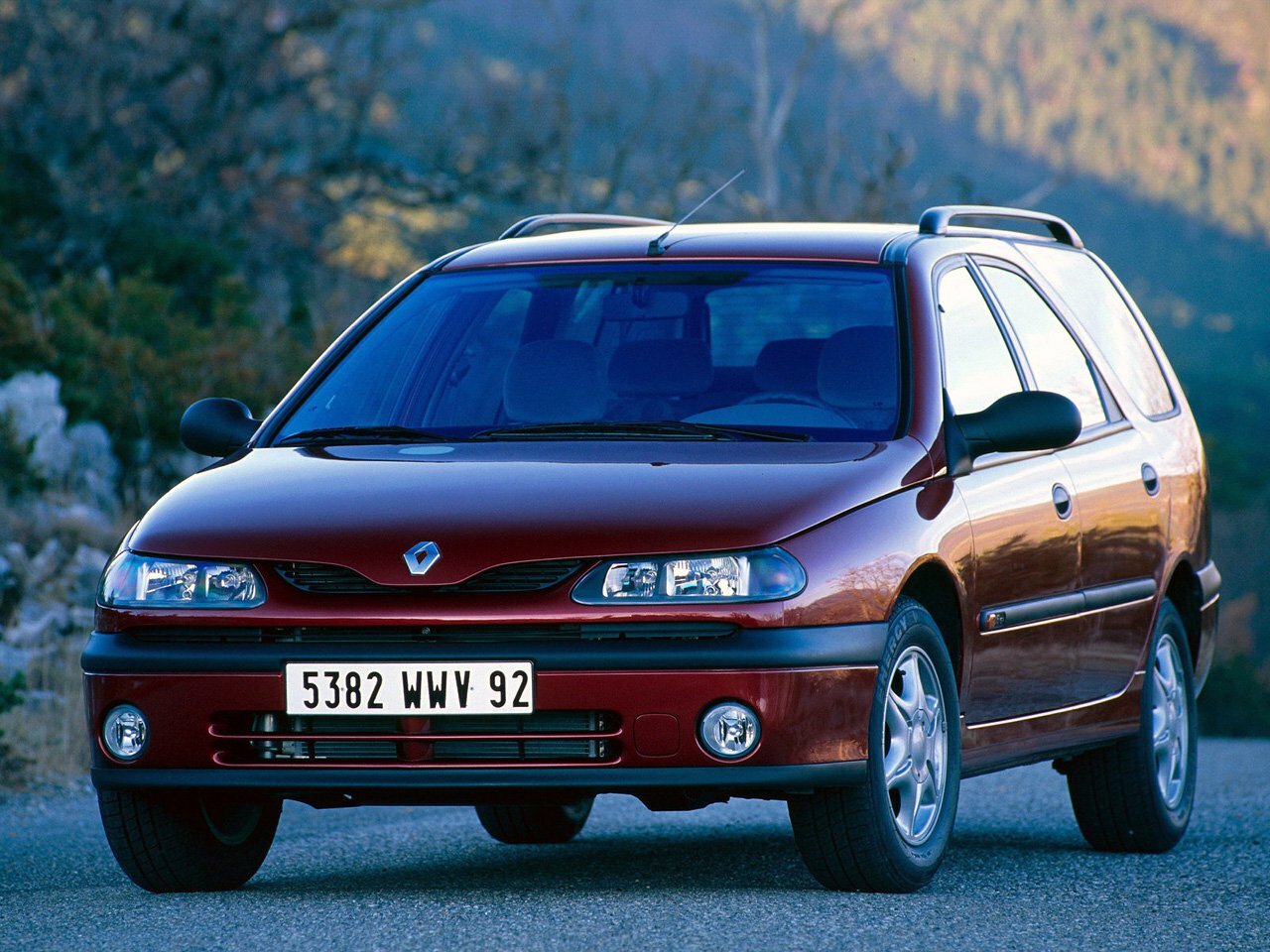 Renault Laguna I (1993–2001) · 2.0 MT (140 л.с.)