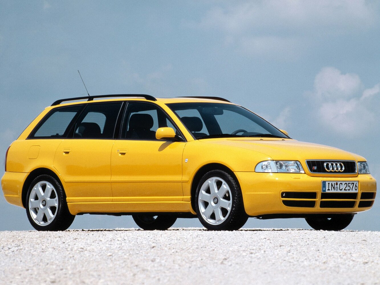 Audi S4 I (B5) (1997–2001) · 2.7 AT (265 л.с.) 4WD