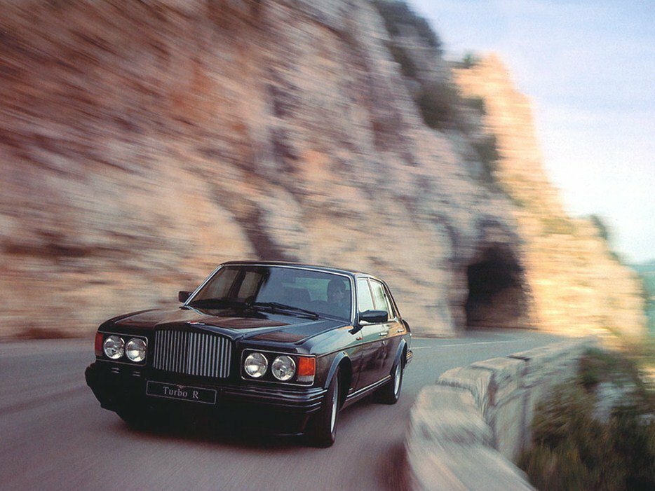 Bentley Brooklands I (1992–1998) · 6.8 AT (305 л.с.)