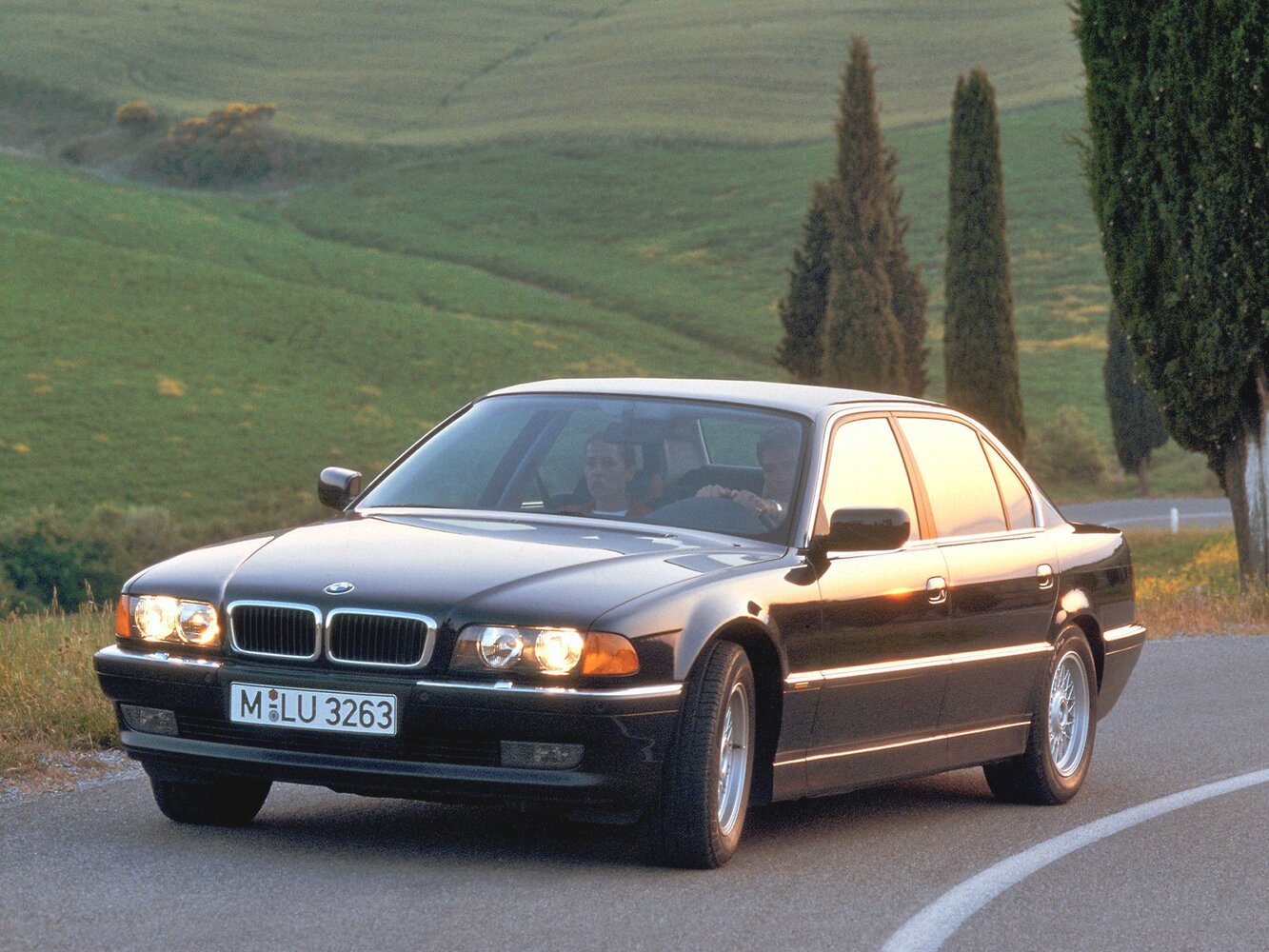 725tds 2.5d MT (143 л.с.)
