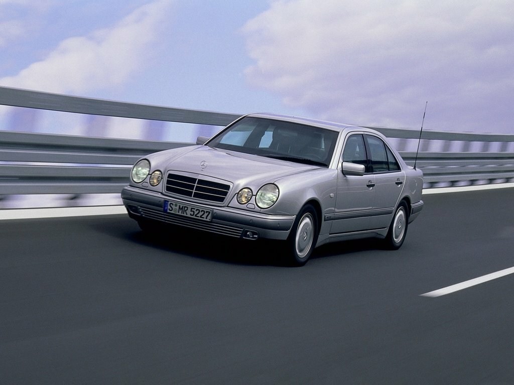 Mercedes-Benz E-Класс II (W210, S210) (1995–1999) · 300 3.0d MT (177 л.с.)
