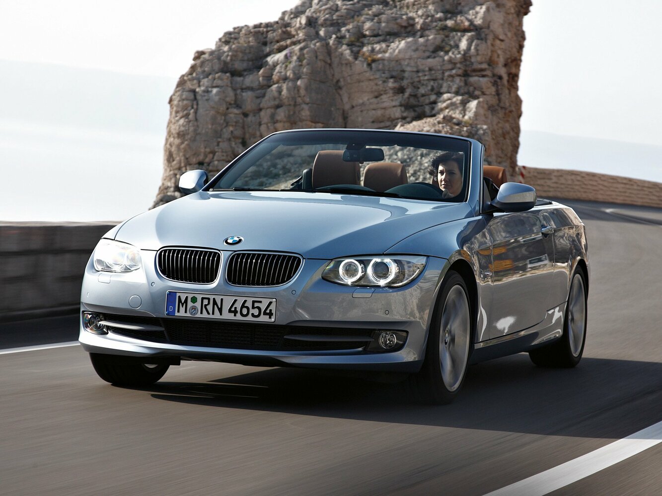 318i 2.0 MT (143 л.с.)